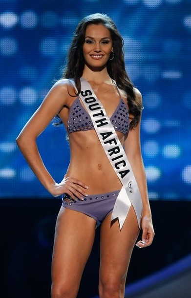  Nicole Flint finished in the top 10 at the Miss Universe 2010 